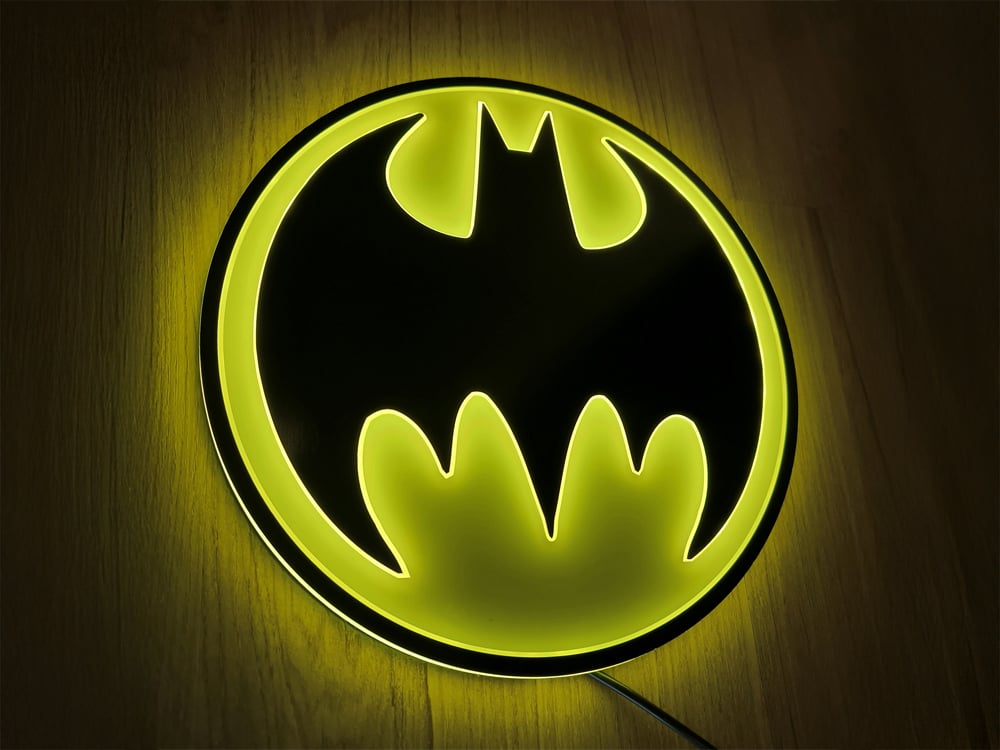 DC Classics Batman Retro Circular LED Logo Sign Gallery Image 1