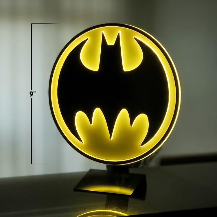 DC Classics Batman Retro Circular LED Logo Sign Gallery Image 4