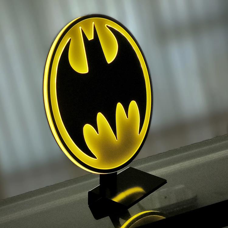 DC Classics Batman Retro Circular LED Logo Sign Gallery Image 5