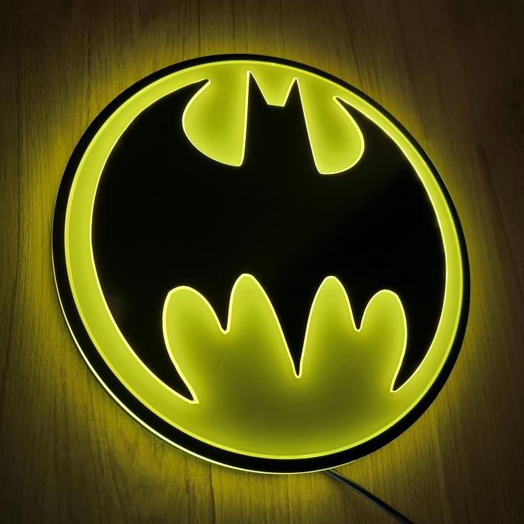 DC Classics Batman Retro Circular LED Logo Sign Gallery Image 7