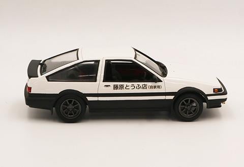 Initial D Trueno (AE86) '83 Takumi Fujiwara 1/24 Scale Model Kit Gallery Image 4