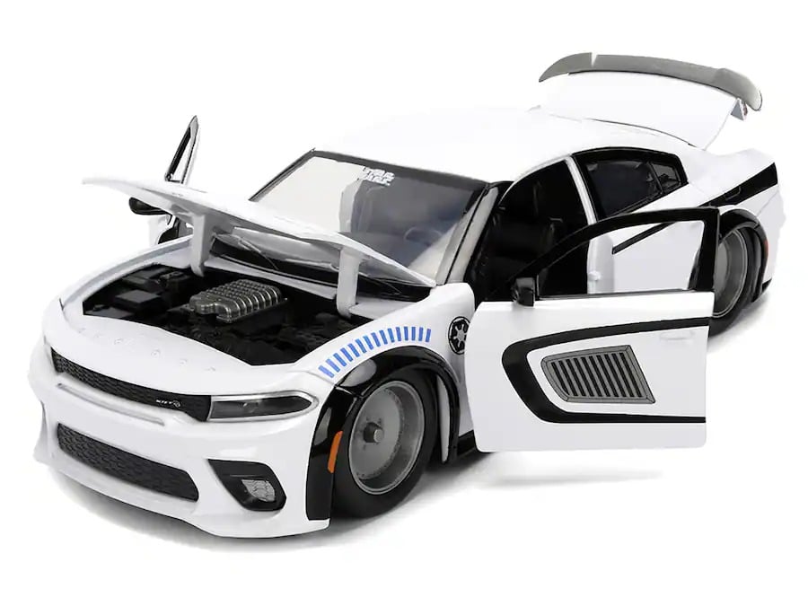 Star Wars Hollywood Rides Die-Cast Stormtrooper Figurine & 2021 Dodge Charger SRT Hellcat 1/24 Scale Model Gallery Image 5
