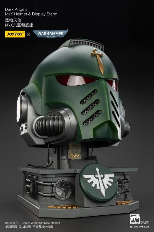 Warhammer 40,000 Dark Angels Mk X 1/1 Scale Helmet Replica with Display Stand Gallery Image 10