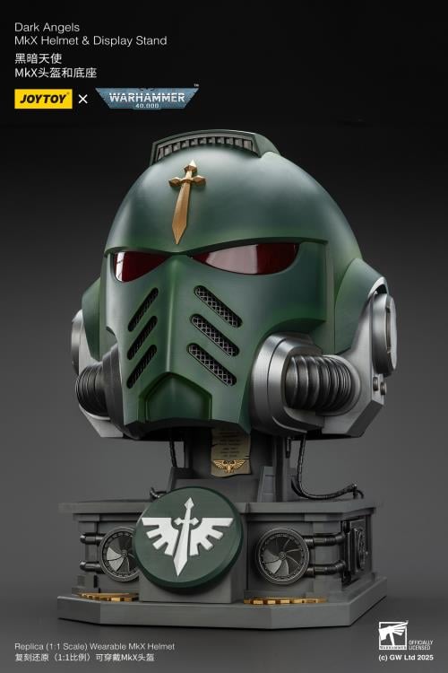 Warhammer 40,000 Dark Angels Mk X 1/1 Scale Helmet Replica with Display Stand Gallery Image 11