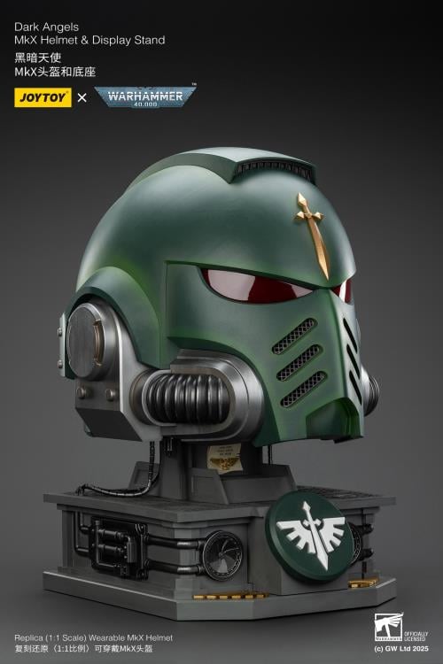Warhammer 40,000 Dark Angels Mk X 1/1 Scale Helmet Replica with Display Stand Gallery Image 6