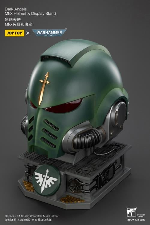 Warhammer 40,000 Dark Angels Mk X 1/1 Scale Helmet Replica with Display Stand Gallery Image 8