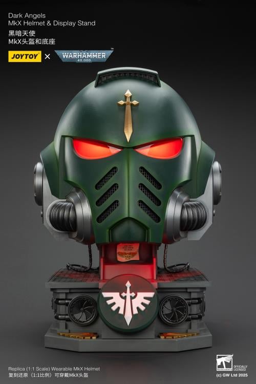 Warhammer 40,000 Dark Angels Mk X 1/1 Scale Helmet Replica with Display Stand Gallery Image 15