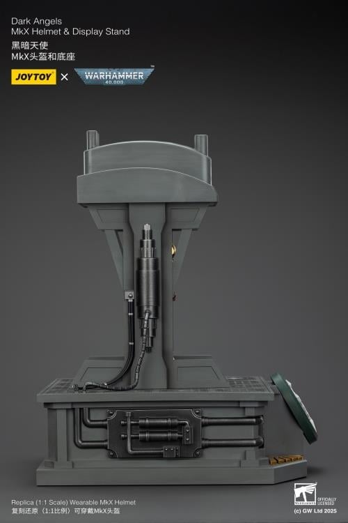 Warhammer 40,000 Dark Angels Mk X 1/1 Scale Helmet Replica with Display Stand Gallery Image 22