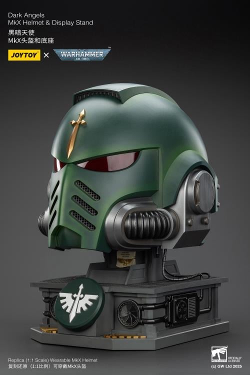 Warhammer 40,000 Dark Angels Mk X 1/1 Scale Helmet Replica with Display Stand Gallery Image 5