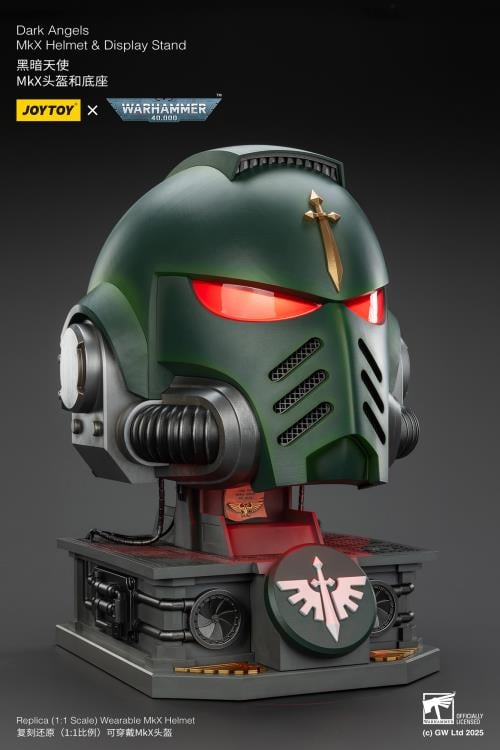 Warhammer 40,000 Dark Angels Mk X 1/1 Scale Helmet Replica with Display Stand Gallery Image 14
