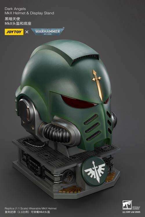 Warhammer 40,000 Dark Angels Mk X 1/1 Scale Helmet Replica with Display Stand Gallery Image 9