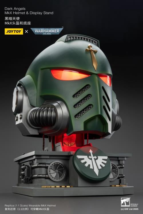 Warhammer 40,000 Dark Angels Mk X 1/1 Scale Helmet Replica with Display Stand Gallery Image 17