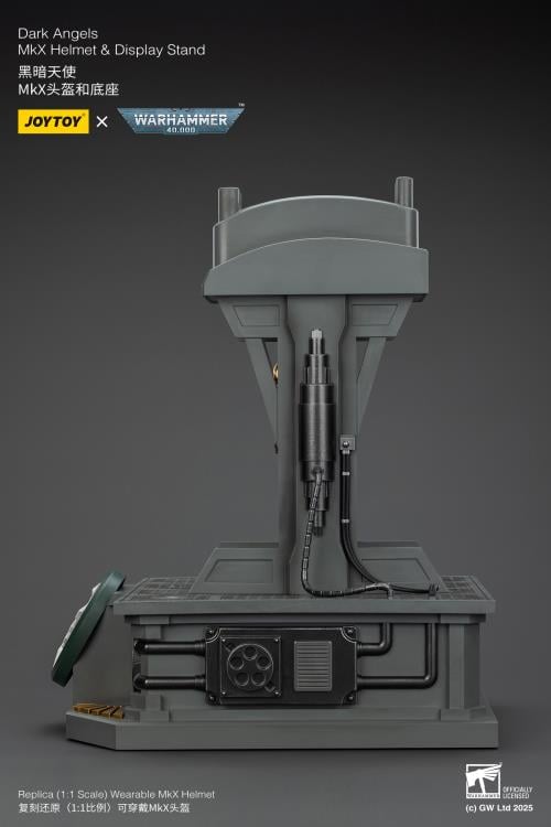 Warhammer 40,000 Dark Angels Mk X 1/1 Scale Helmet Replica with Display Stand Gallery Image 23