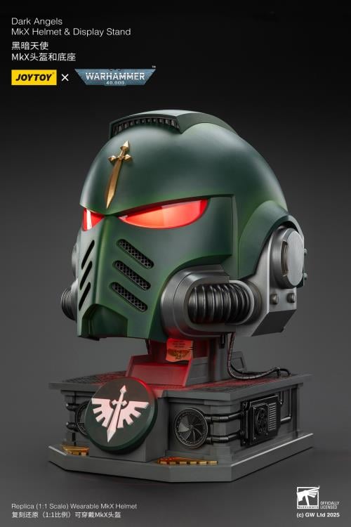 Warhammer 40,000 Dark Angels Mk X 1/1 Scale Helmet Replica with Display Stand Gallery Image 16