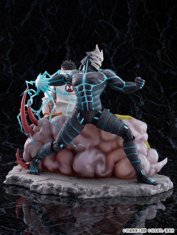Kaiju No. 8 Kafka Hibino & Kaiju No. 8 1/7 Scale Shibuya Scramble
