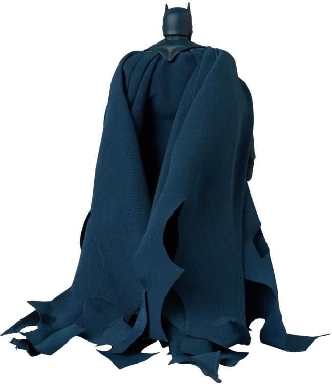 Batman: Hush MAFEX No.295 Batman (Damage Ver.) Action Figure Gallery Image 8