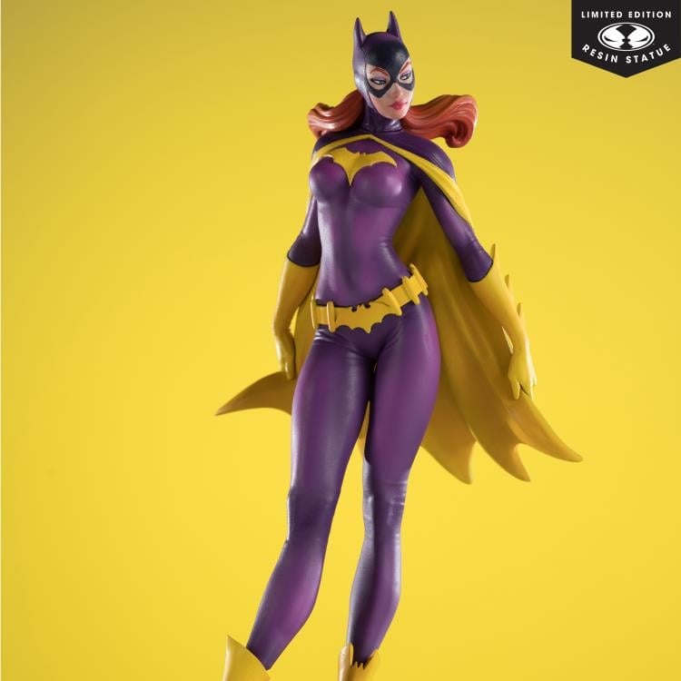 DC Cover Girls Batgirl 1/8 Scale Limited Edition Statue (J. Scott Campbell) Gallery Image 4