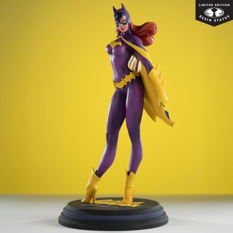 DC Cover Girls Batgirl 1/8 Scale Limited Edition Statue (J. Scott Campbell) Gallery Image 3