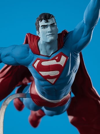 DC Comics Superman Red and Blue 1/10 Scale Limited Edition Statue (Lee Bermejo) Gallery Image 2
