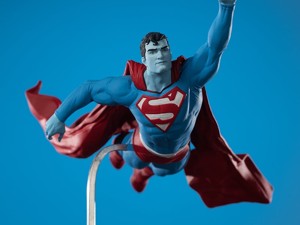 DC Comics Superman Red and Blue 1/10 Scale Limited Edition Statue (Lee Bermejo) Gallery Image 1