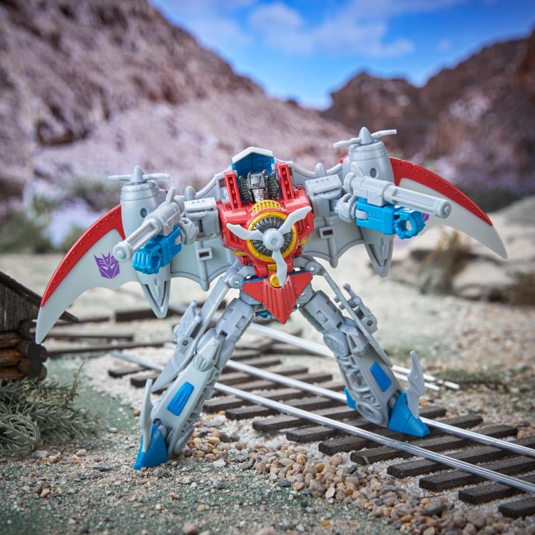 Transformers Timelines Hearts of Steel Optimus Prime and Starscream Action Figure Two-Pack Gallery Image 12