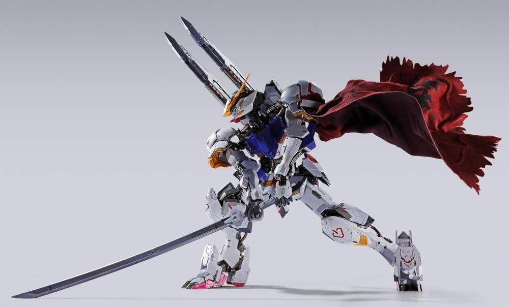 Mobile Suit Gundam: Iron-Blooded Orphans Metal Build Gundam Barbatos & Boomerang Mace (4th Form) Action Figure Gallery Image 12