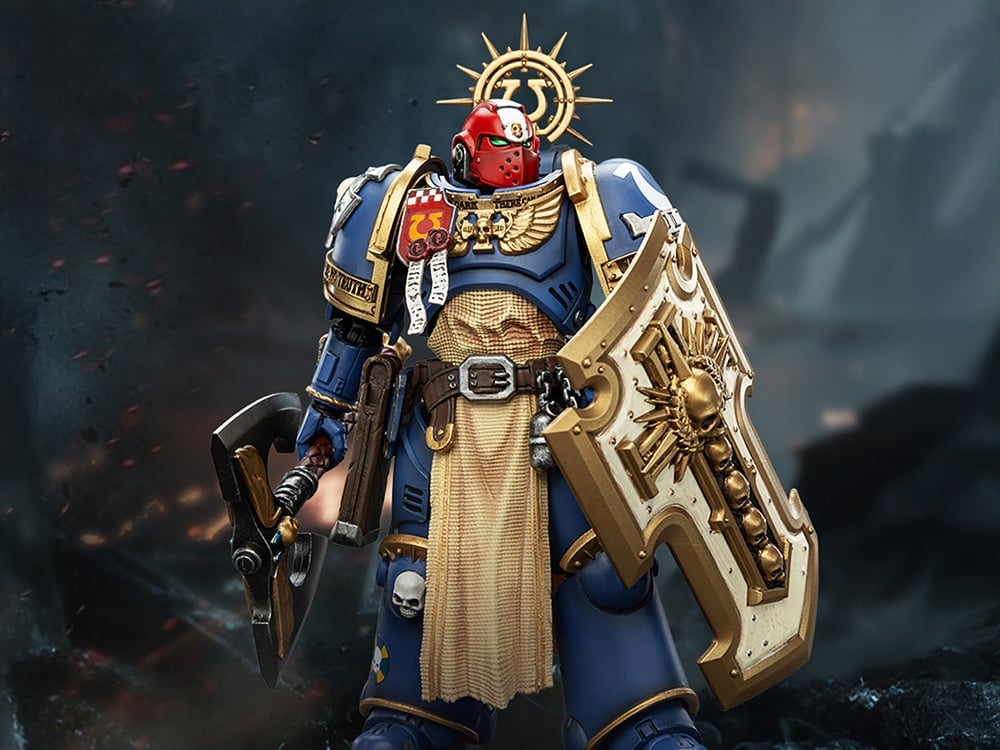 Warhammer 40,000 Ultramarines Metaurus with Power Axe, Stormshield and Plasma Pistol 1/18 Scale Action Figure Gallery Image 1