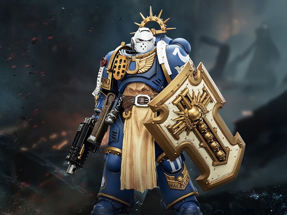 Warhammer 40,000 Ultramarines Levantus with Power Sword, Stormshield and Bolt Pistol 1/18 Scale Action Figure Gallery Image 1