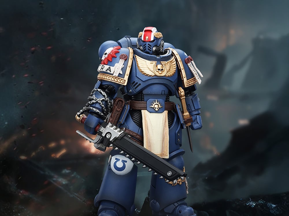 Warhammer 40,000 Ultramarines Titus with Laurels of Victory 1/18 Scale Action Figure Gallery Image 1