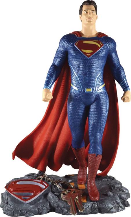 Batman v Superman Finders Keypers Statue - Superman Gallery Image 3