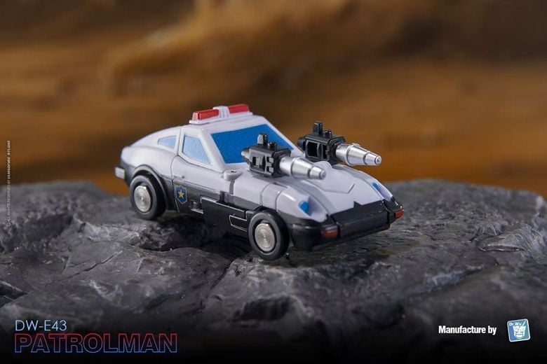 DW-E43 Patrolman & DW-E44 Grasshooper Figure Set Gallery Image 7