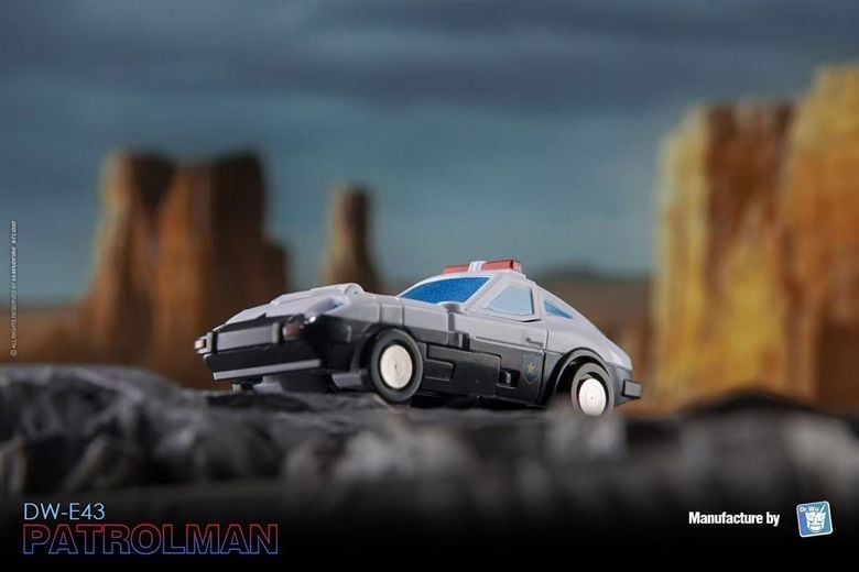 DW-E43 Patrolman & DW-E44 Grasshooper Figure Set Gallery Image 6