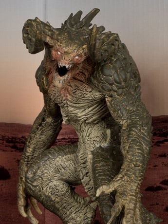 Fallout Movie Maniacs Deathclaw 6" Limited Edition Figure Gallery Image 2
