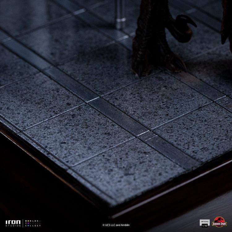 Jurassic Park Raptors at the Kitchen's Door 1/10 Art Scale Statue Gallery Image 14