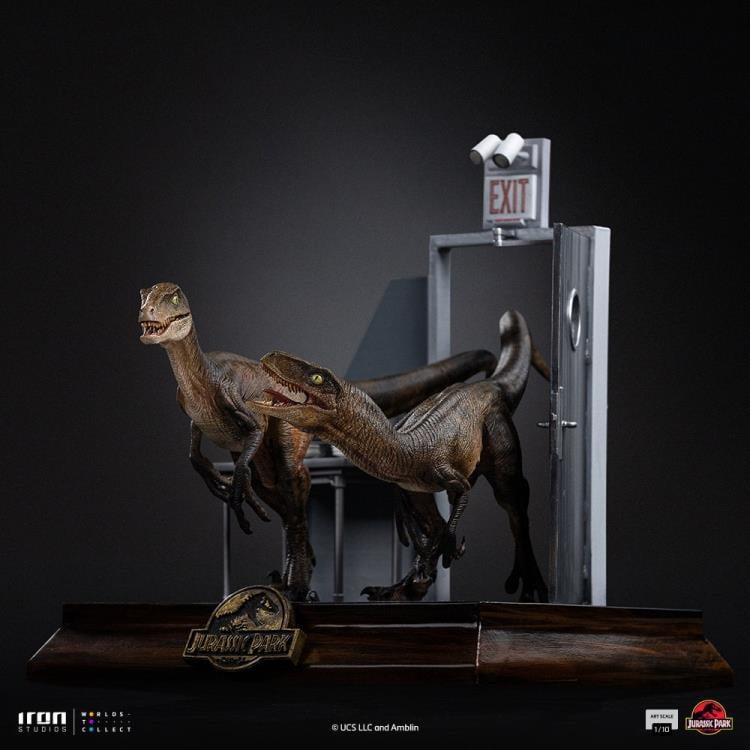 Jurassic Park Raptors at the Kitchen's Door 1/10 Art Scale Statue Gallery Image 5