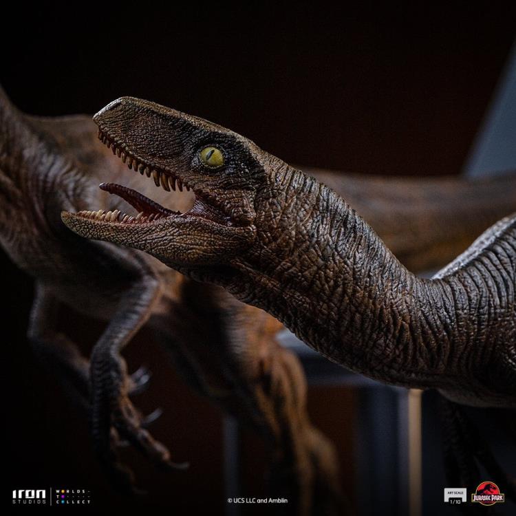 Jurassic Park Raptors at the Kitchen's Door 1/10 Art Scale Statue Gallery Image 10