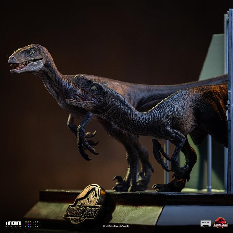 Jurassic Park Raptors at the Kitchen's Door 1/10 Art Scale Statue Gallery Image 7