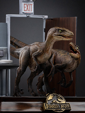 Jurassic Park Raptors at the Kitchen's Door 1/10 Art Scale Statue Gallery Image 2