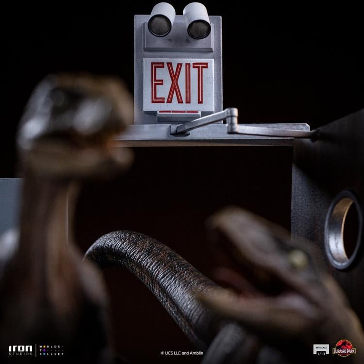 Jurassic Park Raptors at the Kitchen's Door 1/10 Art Scale Statue Gallery Image 12