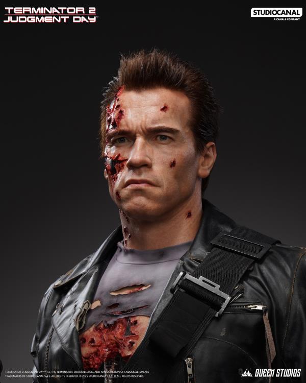 Terminator 2: Judgement Day T-800 (Battle Damaged Ver.) Life-Sized Bust Gallery Image 10