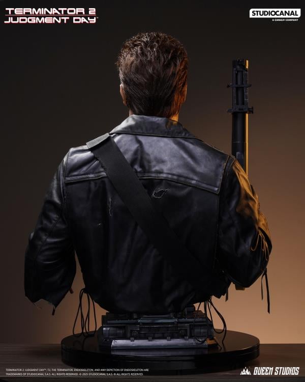 Terminator 2: Judgement Day T-800 (Battle Damaged Ver.) Life-Sized Bust Gallery Image 5