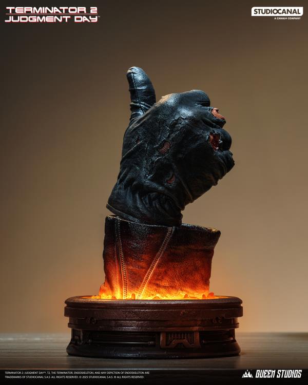 Terminator 2: Judgement Day T-800 (Battle Damaged Ver.) Life-Sized Bust Gallery Image 16
