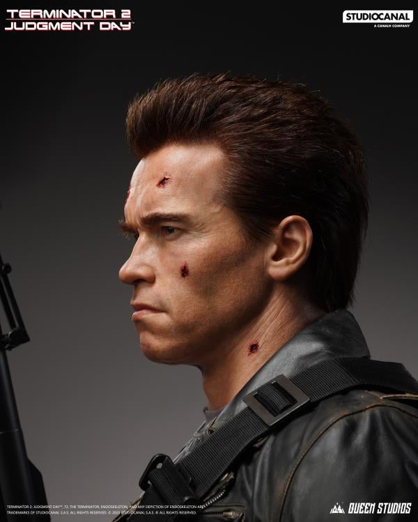 Terminator 2: Judgement Day T-800 (Battle Damaged Ver.) Life-Sized Bust Gallery Image 13