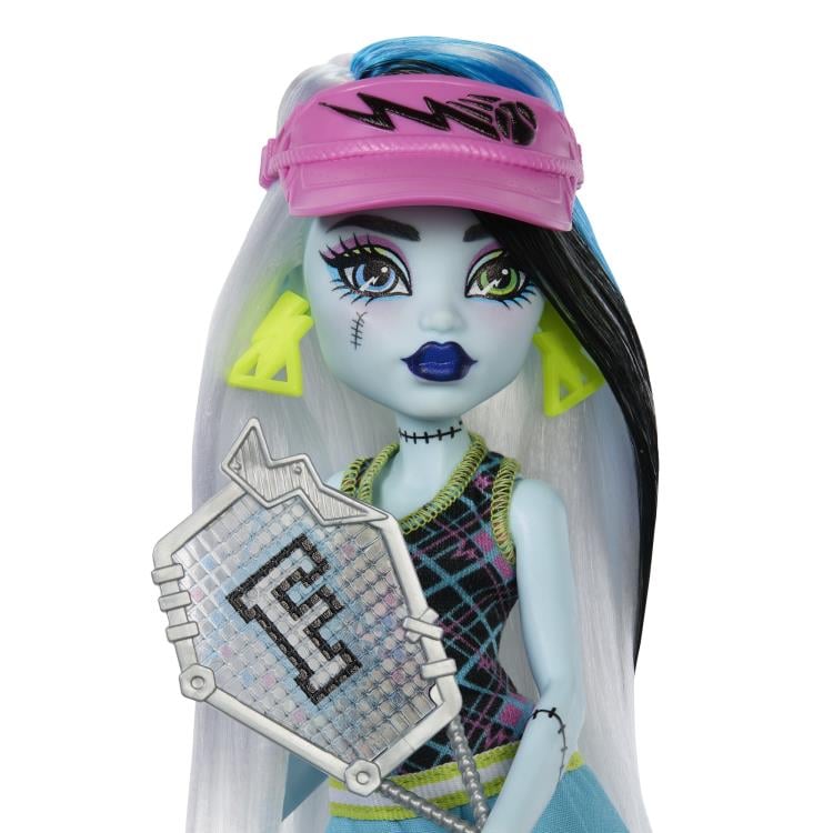 Monster High Buried Secrets Courtside Fang-Out Random Mystery Doll Gallery Image 18