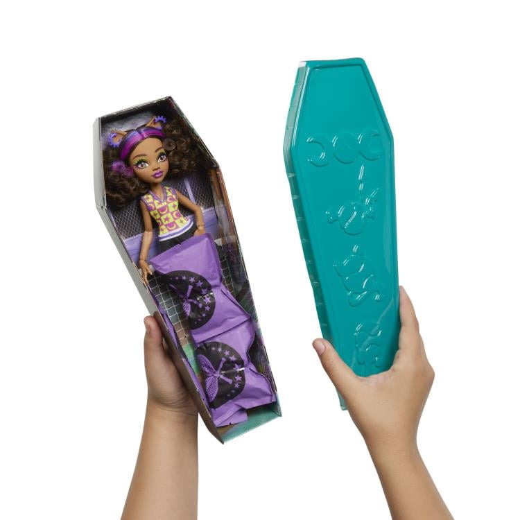 Monster High Buried Secrets Courtside Fang-Out Random Mystery Doll Gallery Image 4
