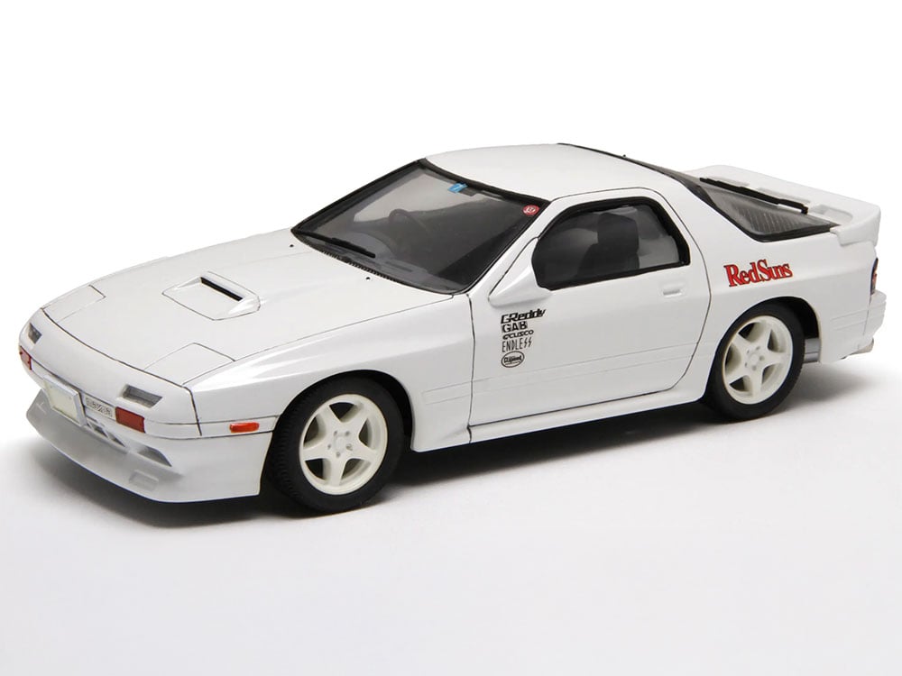 Initial D Series EX-1 Savanna RX-7 FC3S Late Ryosuke Takahashi Special Edition 1/24 Scale Model Kit with Character Acrylic Standee Gallery Image 1