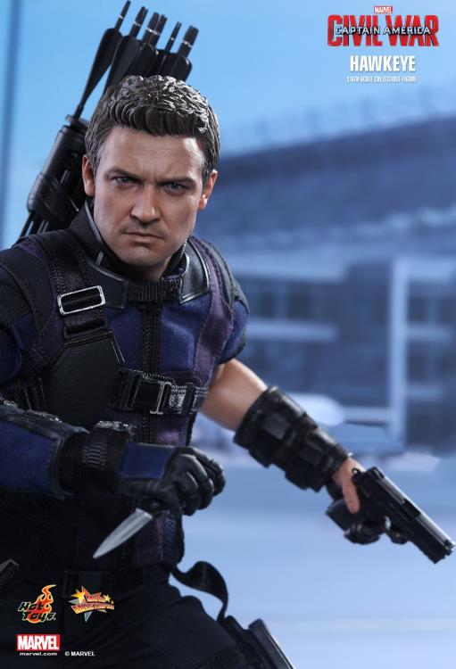 Captain America: Civil War MMS358 Hawkeye 1/6th Scale Collectible Figure Gallery Image 13