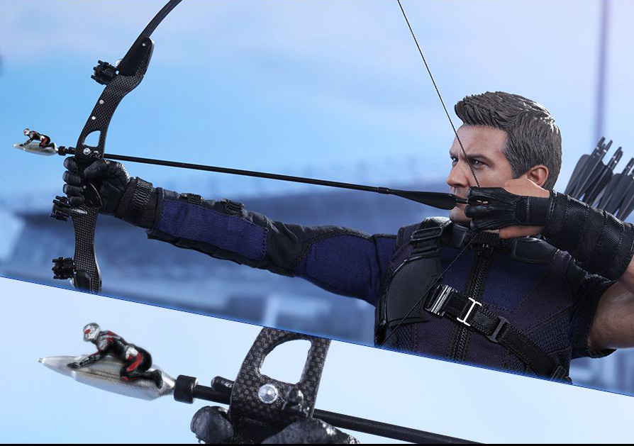 Captain America: Civil War MMS358 Hawkeye 1/6th Scale Collectible Figure Gallery Image 15