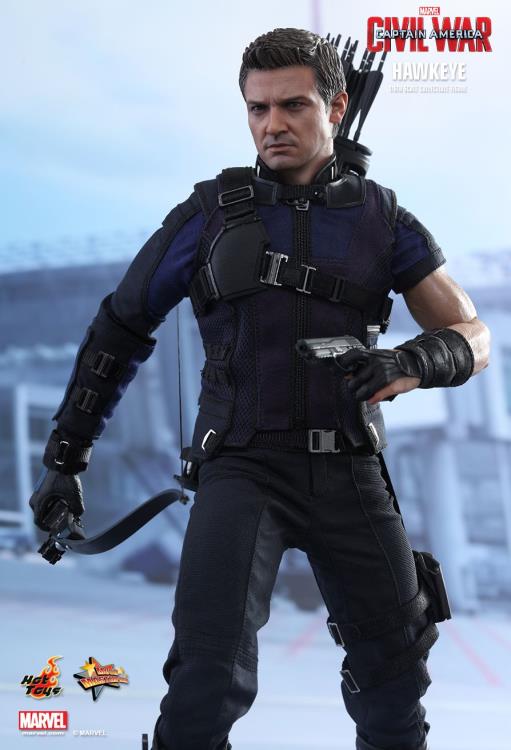 Captain America: Civil War MMS358 Hawkeye 1/6th Scale Collectible Figure Gallery Image 6