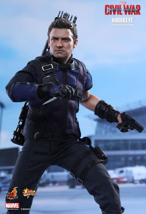 Captain America: Civil War MMS358 Hawkeye 1/6th Scale Collectible Figure Gallery Image 10